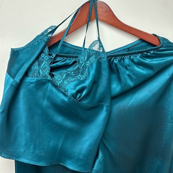 VICTORIA'S SECRET set Sexy pajamas size XS satin with lace on the bust silky - Picture 1 of 13